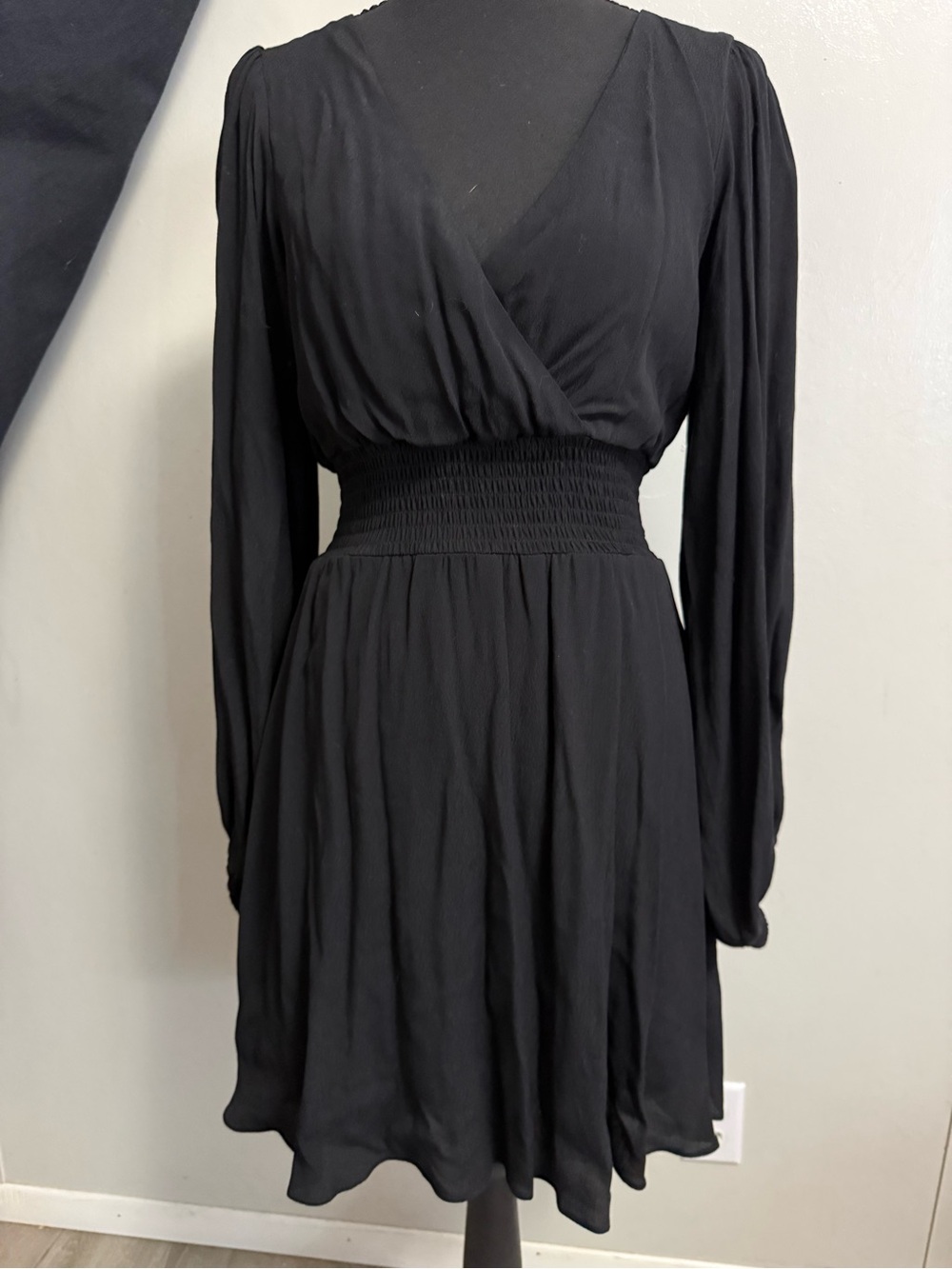 Gianni Bini Black Long‑Sleeve Smocked Waist V‑Neck Dress